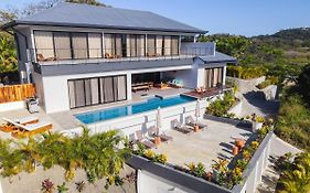 Casa Ojos Azules, Nosara. New Listing